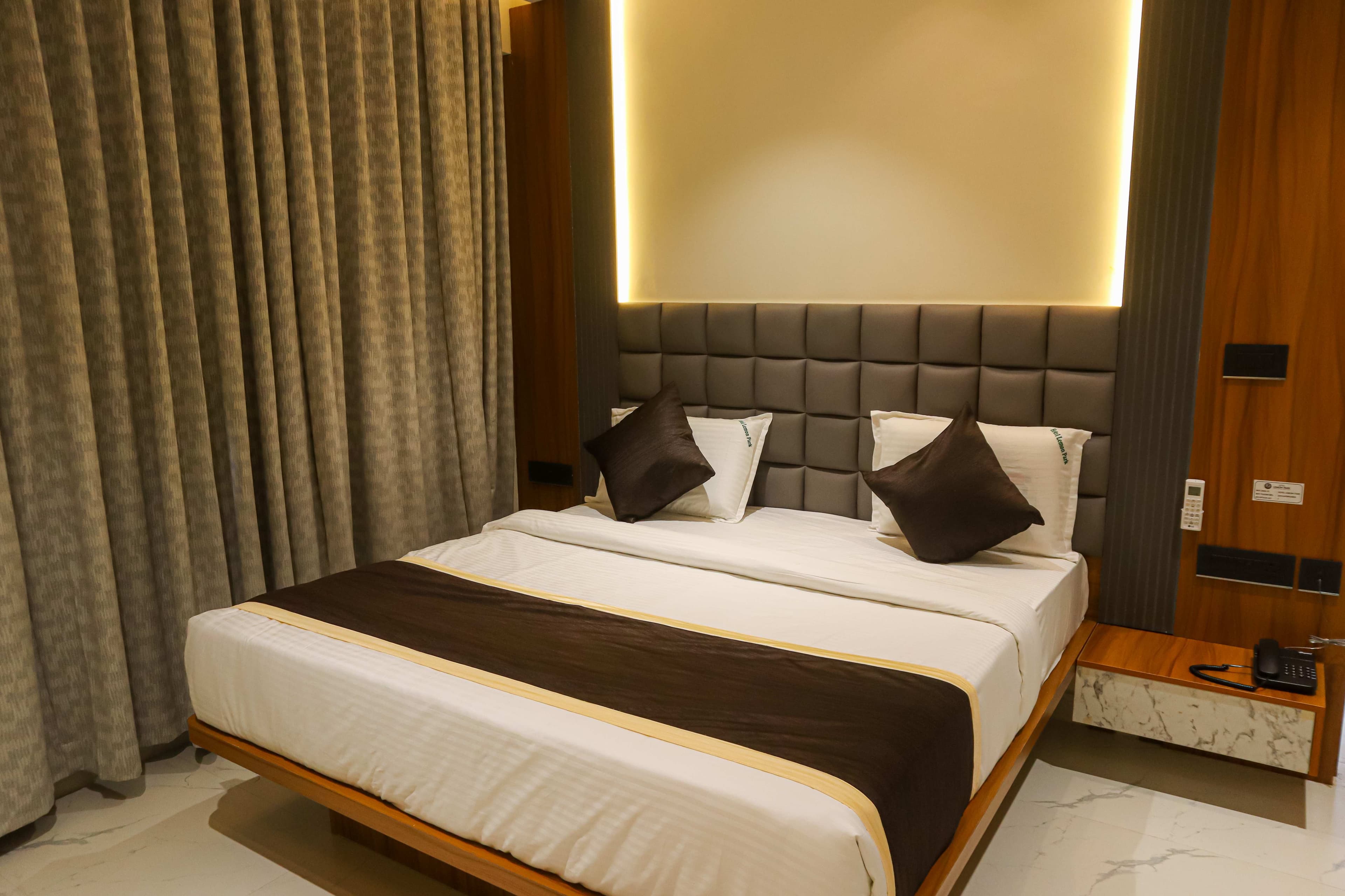 24-Hour Room Service at Hotel Lemon Park